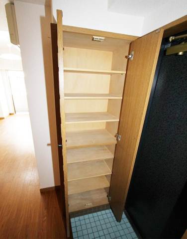 Receipt. There are shoe box