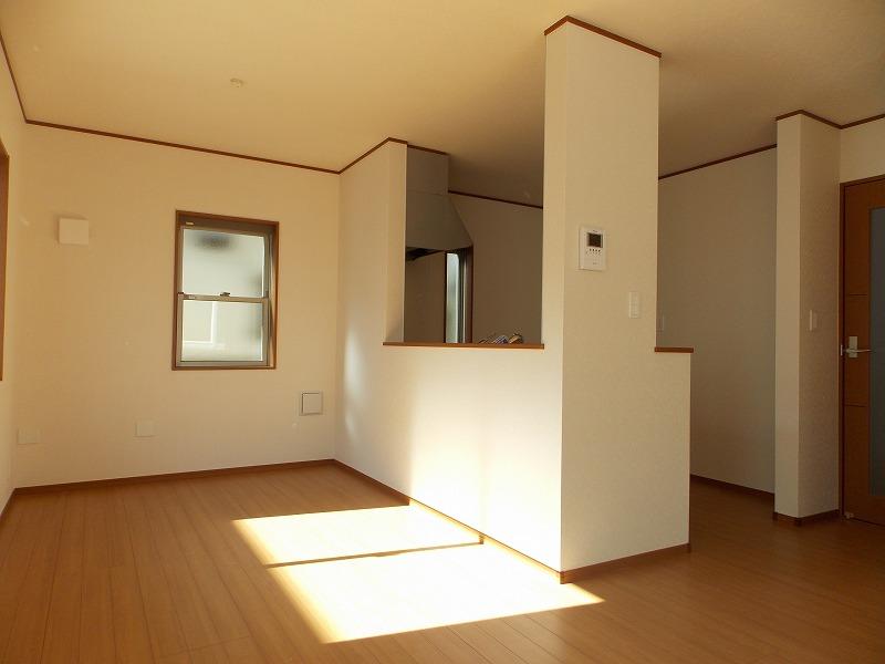 Living. Since the face-to-face is the kitchen More, It is a conversation with his wife in the cooking, Communication The new model of the family ◆ It becomes the same specification photo ◆