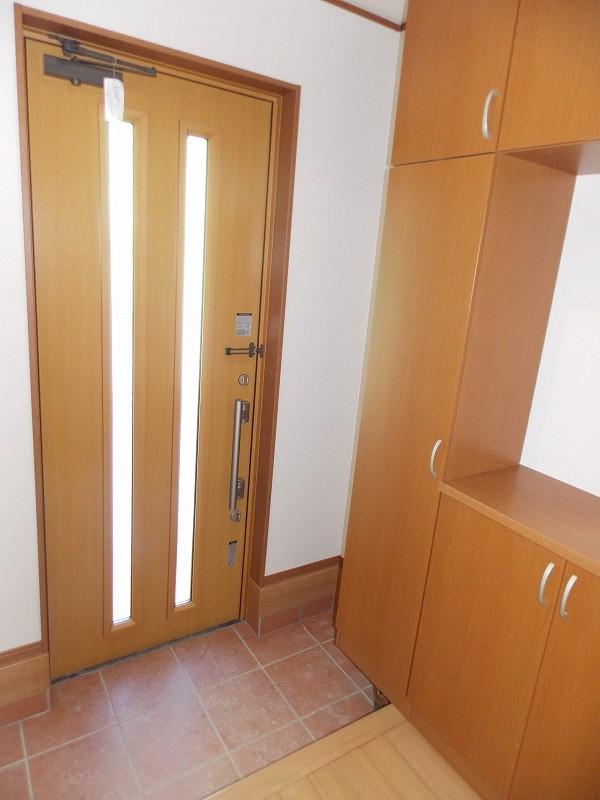 Same specifications photos (Other introspection). Spacious entrance