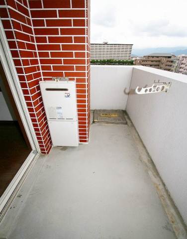 Balcony. L-shaped balcony.