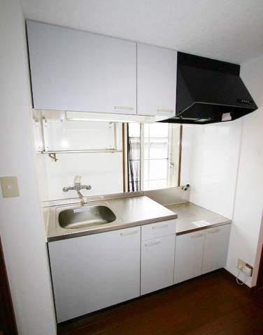 Kitchen. Two-burner stove bring possible!