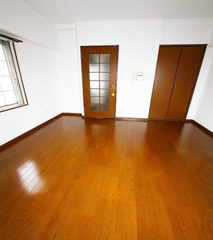 Living and room. Since 8 quires some, You can spend leisurely!