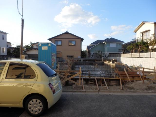 Local appearance photo. Frontal road