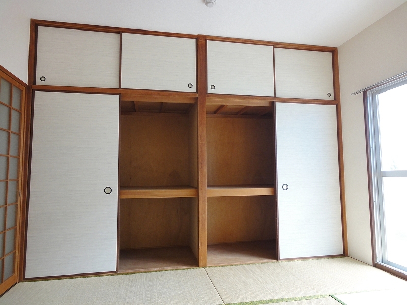 Receipt. Stored securely until the wall-to-wall ceiling!