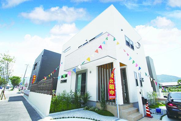 Other. Recommended tour the direction of investigation House there is a large closet Now open!