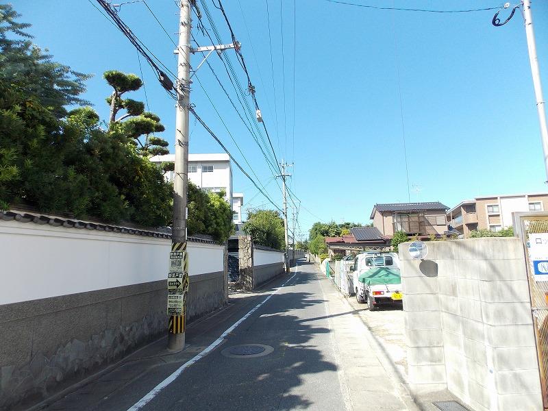 Local photos, including front road. Local is a photo (^_^) /