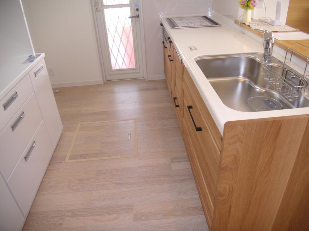 Same specifications photo (kitchen)