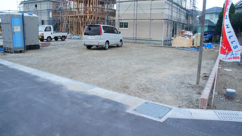 Local photos, including front road. Local (10 May 2013) Shooting