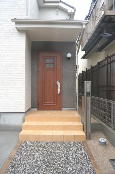 Entrance. Local (10 May 2013) Shooting