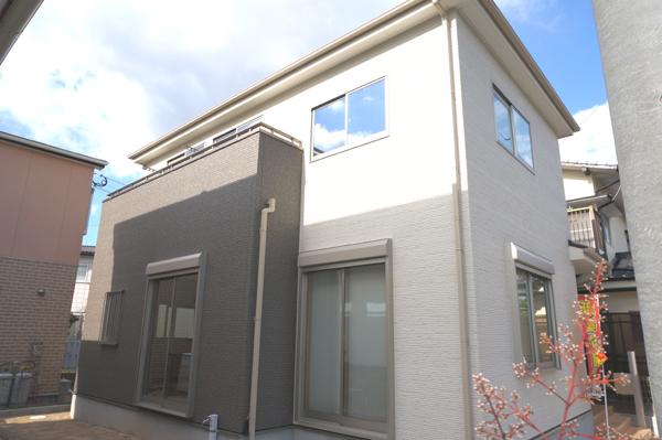 Local appearance photo. Local (12 May 2013) Shooting