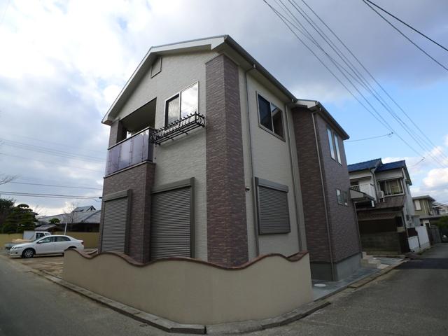 Building plan example (exterior photos). Building plan example (C section)