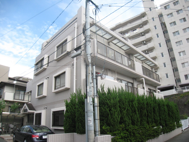 Building appearance. station ・ Supermarket ・ Convenience store within walking distance. Location good.