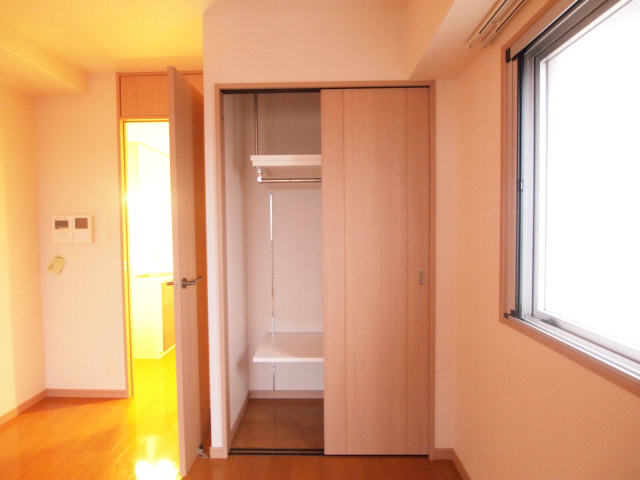 Receipt. Beige closet