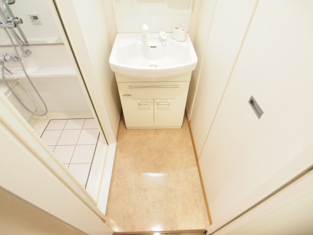 Washroom. Shandore, There is also a dressing room