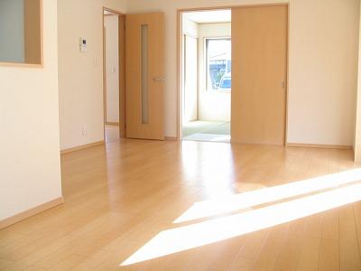 Same specifications photos (living). Same specifications