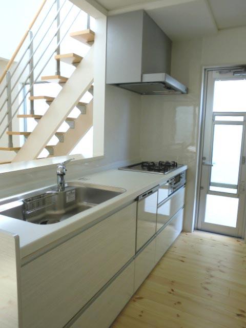 Same specifications photo (kitchen). Same specifications, Kitchen with a back door
