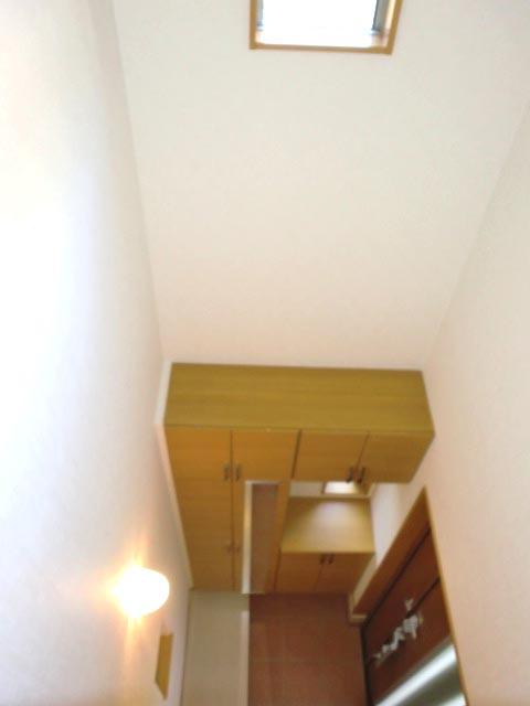 Entrance. Same specifications, Bright entrance atrium (A ・ No. B locations)