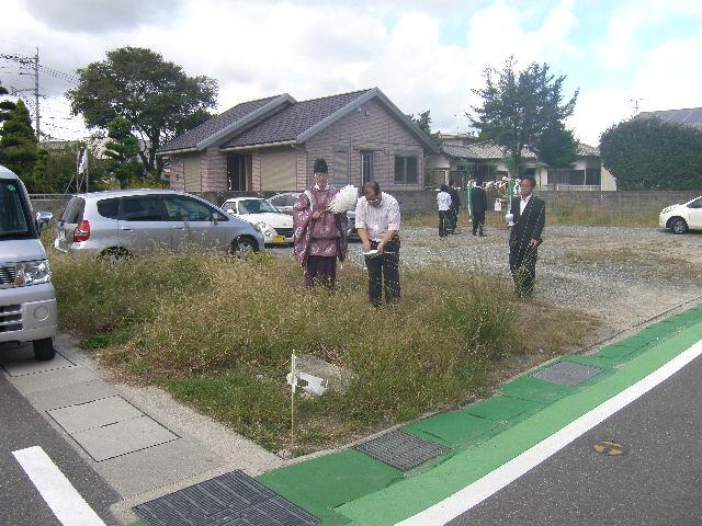Local photos, including front road. Local (11 May 2013) Shooting, The other day was Toriokonai the groundbreaking ceremony.