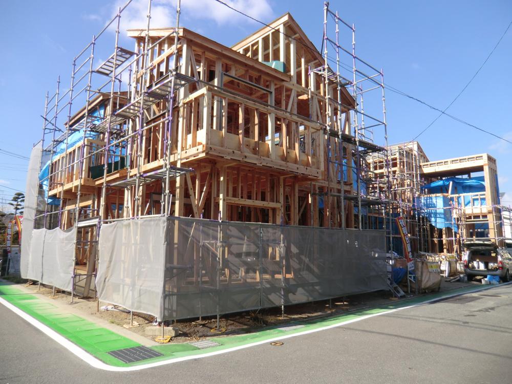 Local appearance photo. Local (12 May 2013) Shooting