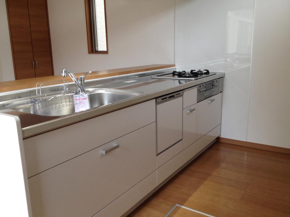 Kitchen. Indoor (12 May 2013) Shooting