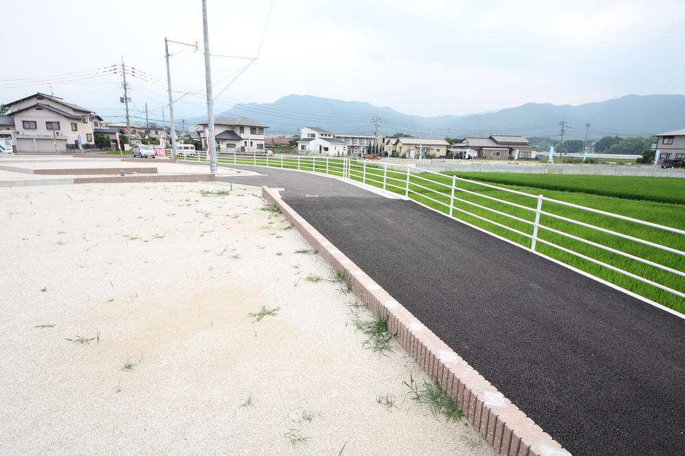 Local appearance photo. Local (12 May 2013) Shooting