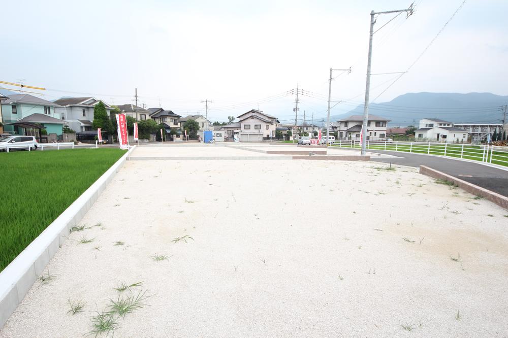 Local appearance photo. Local (12 May 2013) Shooting