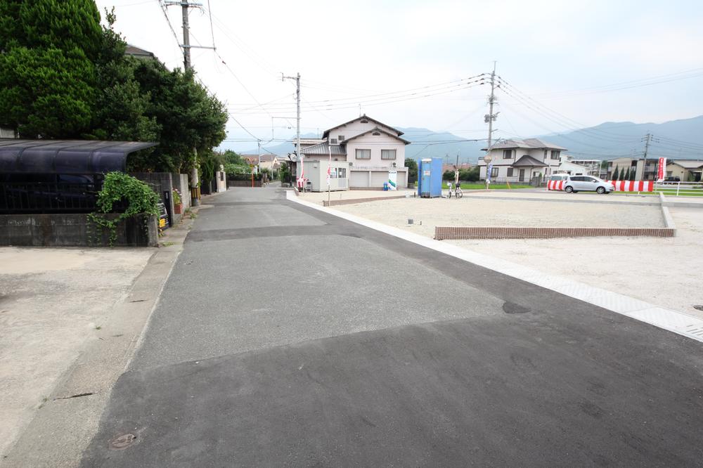 Local photos, including front road. Local (12 May 2013) Shooting