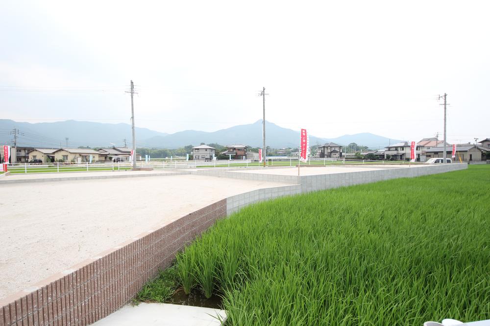 Local appearance photo. Local (12 May 2013) Shooting