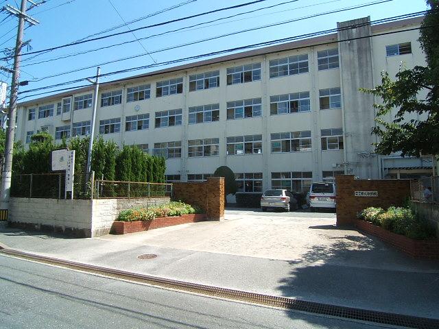 Junior high school. Harakita until junior high school 450m