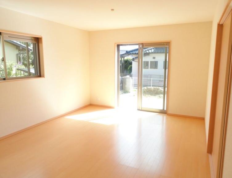 Same specifications photos (living).  ☆ Image is a photograph at the time of completion ☆