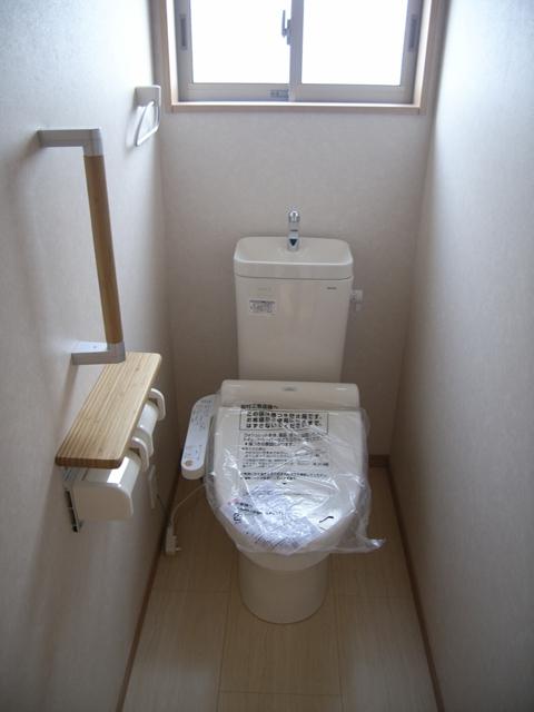 Toilet. 2F WC