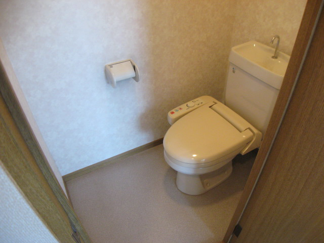 Toilet. Bidet with function