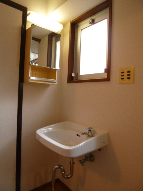 Washroom. In the morning To refreshing here!