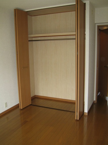 Entrance. Is a reference image. Furniture and fixtures is not attached.