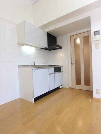 Kitchen. Consumer electronics, Put side by side cupboard kitchen