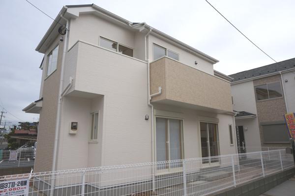 Local appearance photo. Local (12 May 2013) Shooting