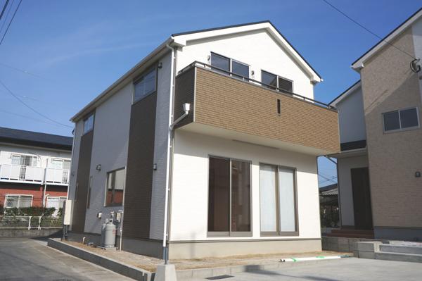 Local appearance photo. Local (12 May 2013) Shooting