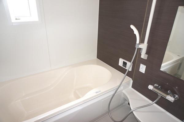 Bathroom. Indoor (12 May 2013) Shooting