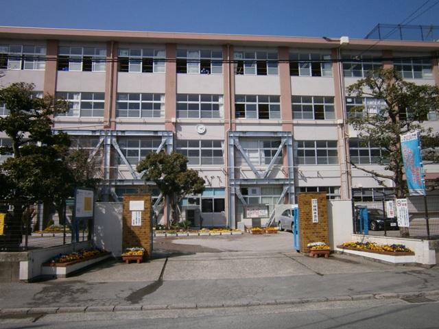 Junior high school. Takuma 350m until junior high school