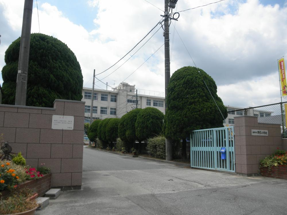 Primary school. 720m to Fukuoka Municipal Mononoke Elementary School