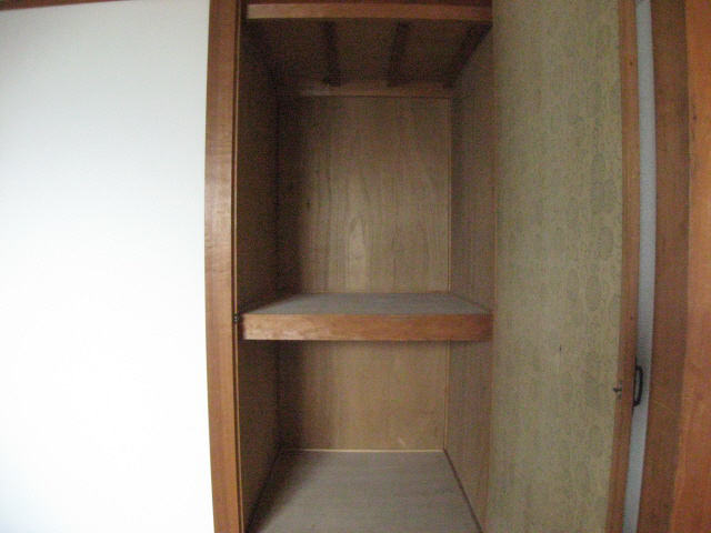 Receipt. Unexpectedly of depth closet.