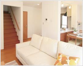 Construction ・ Construction method ・ specification. Walls and ceiling of the Cross, F ☆  ☆  ☆  ☆ The adoption. Sick is the material of the peace of mind that is suitable for measures.                  ( ※ F ☆  ☆  ☆  ☆ (F Forster) and is, Is the highest standard of JIS product that shows the least rank dissipate the amount of which is one of formaldehyde causative agent of sick building syndrome.  )