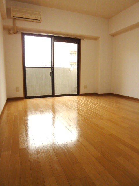 Living and room. I day is good ☆