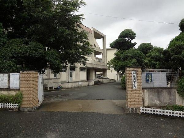 Junior high school. 728m to Fukuoka Tatsunishi Fukuoka junior high school