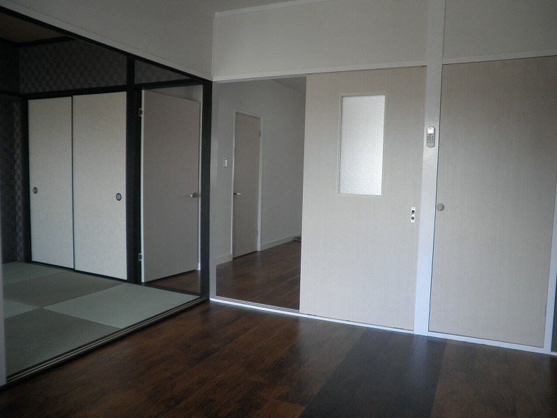 Living and room. Also stuck joinery ☆