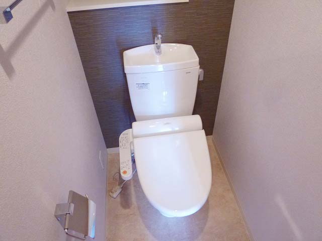 Toilet. ☆ With Washlet ☆