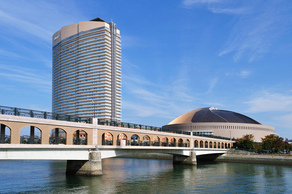 Shopping centre. 851m to the Fukuoka Yahoo Dome (shopping center)