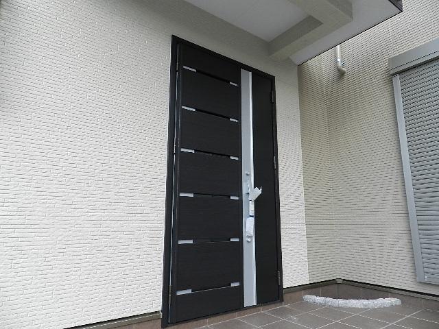 Entrance. Local (11 May 2013) Shooting