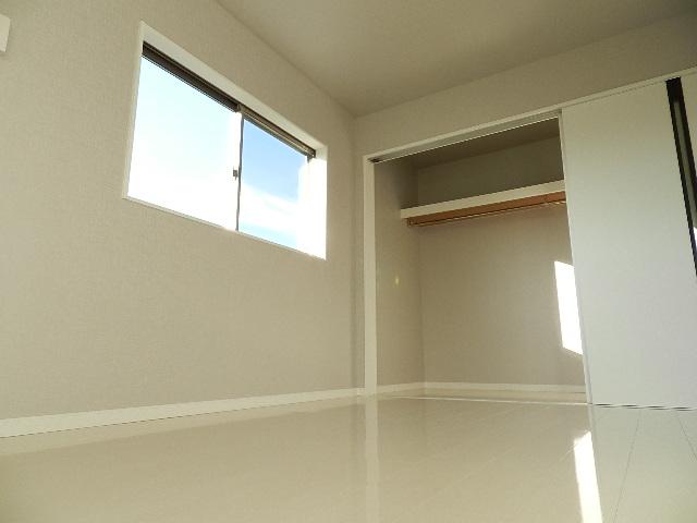 Non-living room. Indoor (11 May 2013) Shooting