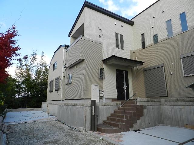 Local appearance photo. Local (11 May 2013) Shooting